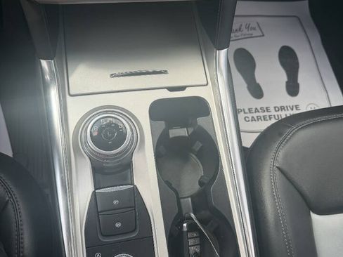 Used 2024 Ford Explorer XLT w/ Equipment Group 202A AWD/4WD image 16