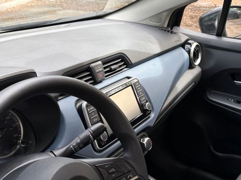 Used 2025 Nissan Versa SV image 31