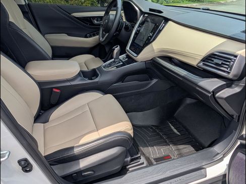 Used 2025 Subaru Outback Limited AWD/4WD image 19