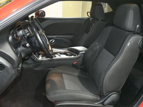 Used 2020 Dodge Challenger SXT image 7