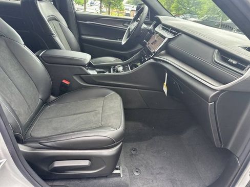 New 2026 Jeep Grand Cherokee Altitude RWD image 14