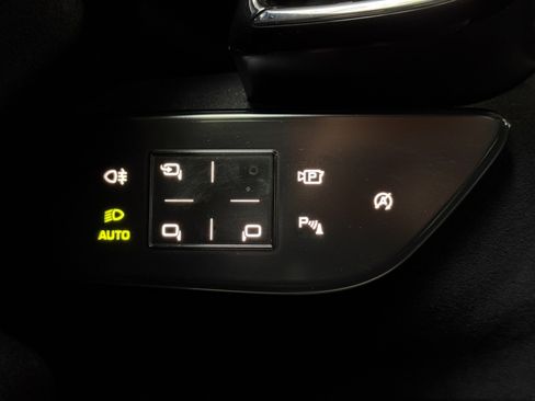 Used 2021 Ferrari Roma RWD image 37
