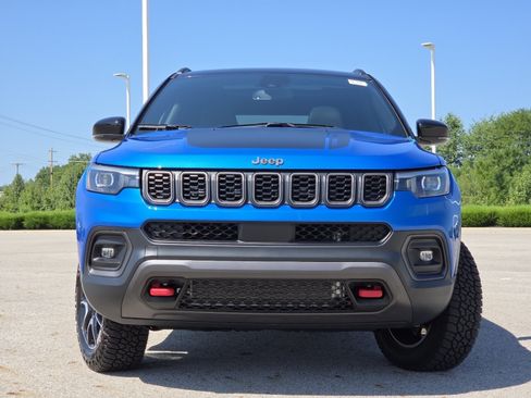 Used 2024 Jeep Compass Trailhawk w/ Trailhawk Elite Group AWD/4WD image 14