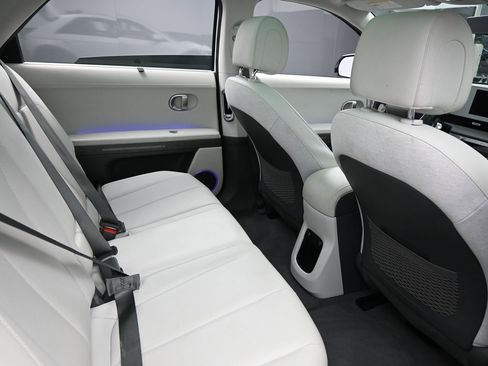 Used 2024 Hyundai Ioniq 5 Limited image 34