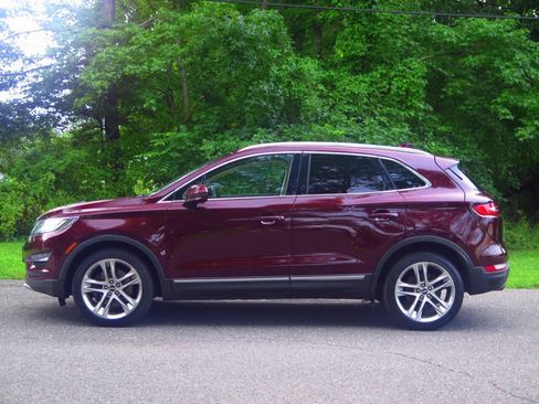 Used 2016 Lincoln MKC Reserve w/ Lincoln MKC Climate Package AWD/4WD image 2