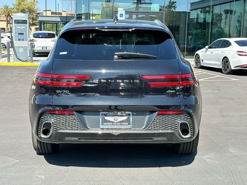 Used 2025 Genesis GV70 2.5T AWD/4WD image 13