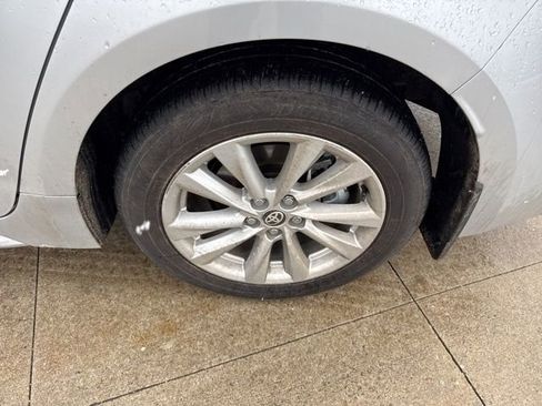 Used 2025 Toyota Corolla LE w/ LE Premium Package image 12