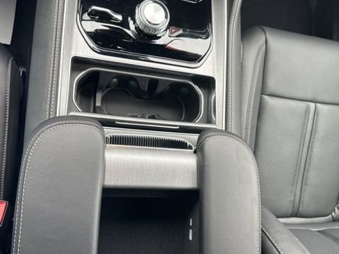 New 2026 Jeep Grand Wagoneer Limited AWD/4WD image 18