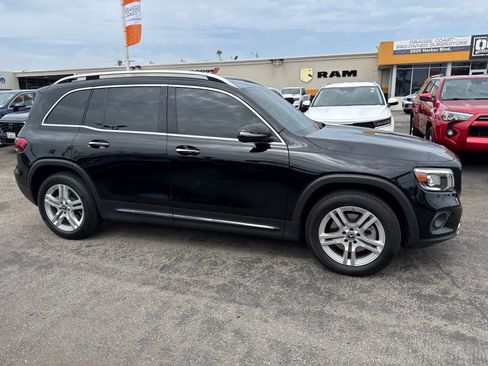Used 2021 Mercedes-Benz GLB 250 image 11