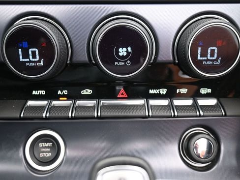 Used 2021 Jaguar F-TYPE R AWD/4WD image 19