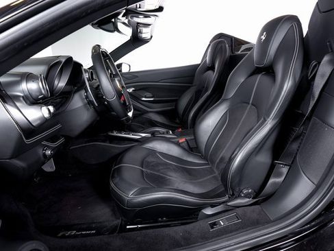 Certified 2021 Ferrari F8 Tributo image 4