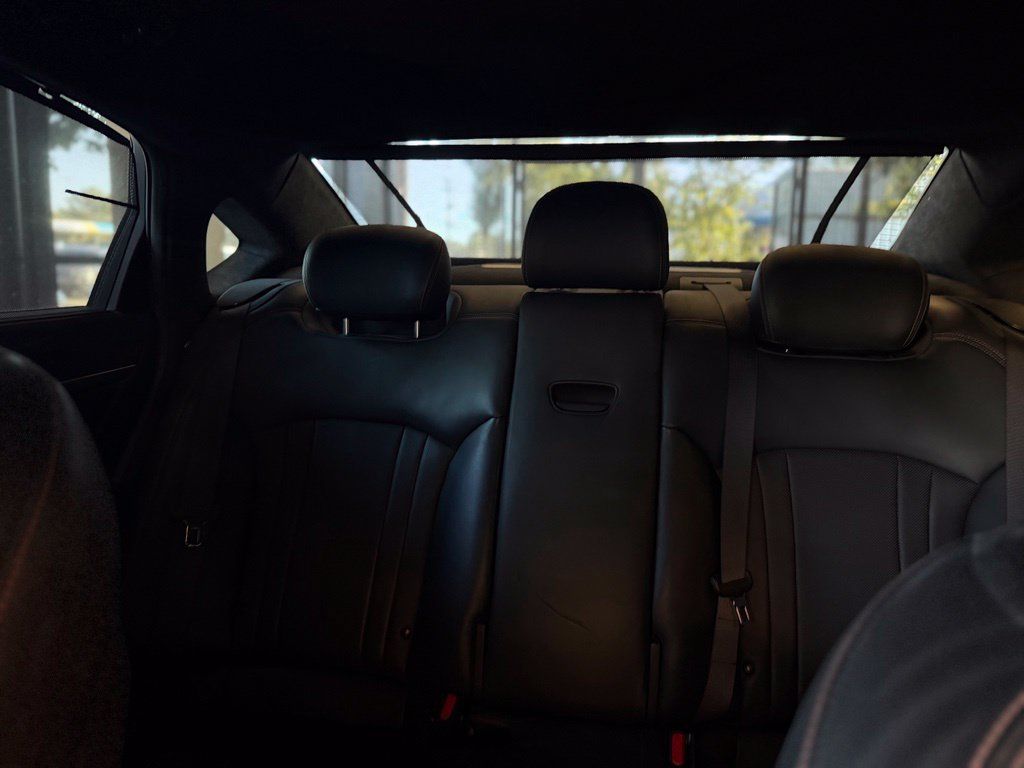 Used 2018 Genesis G80 3.3T Sport RWD image 9
