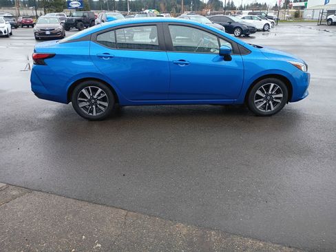 Used 2021 Nissan Versa SV image 10