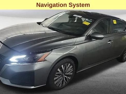 Used 2023 Nissan Altima 2.5 SV w/ SV Premium Package AWD/4WD image 4