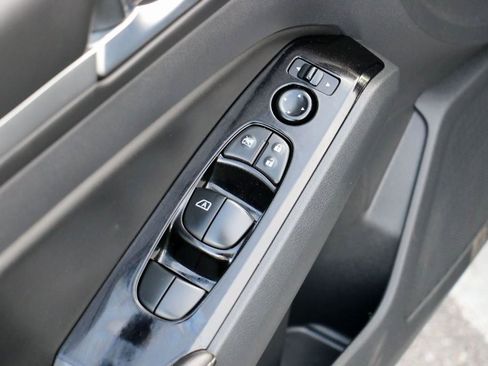 Used 2023 Nissan Altima 2.5 SV image 16