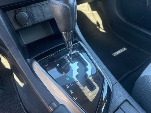 Used 2015 Toyota Corolla L image 27
