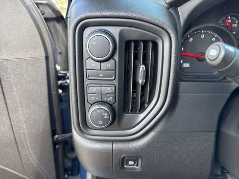 Used 2025 Chevrolet Silverado 2500 Custom w/ Custom Value Package image 14