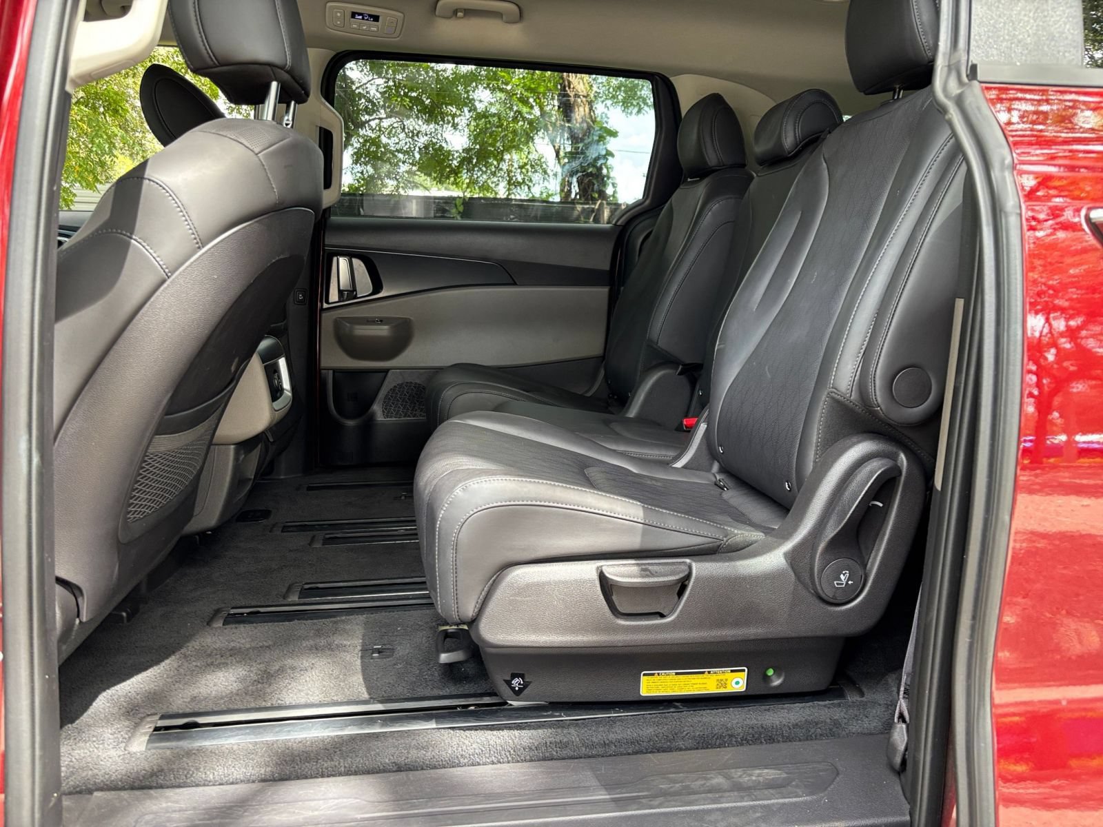 Used 2026 Kia Carnival FWD image 27