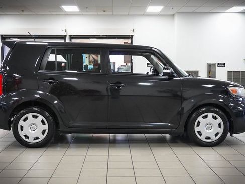 Used 2009 Scion xB image 5