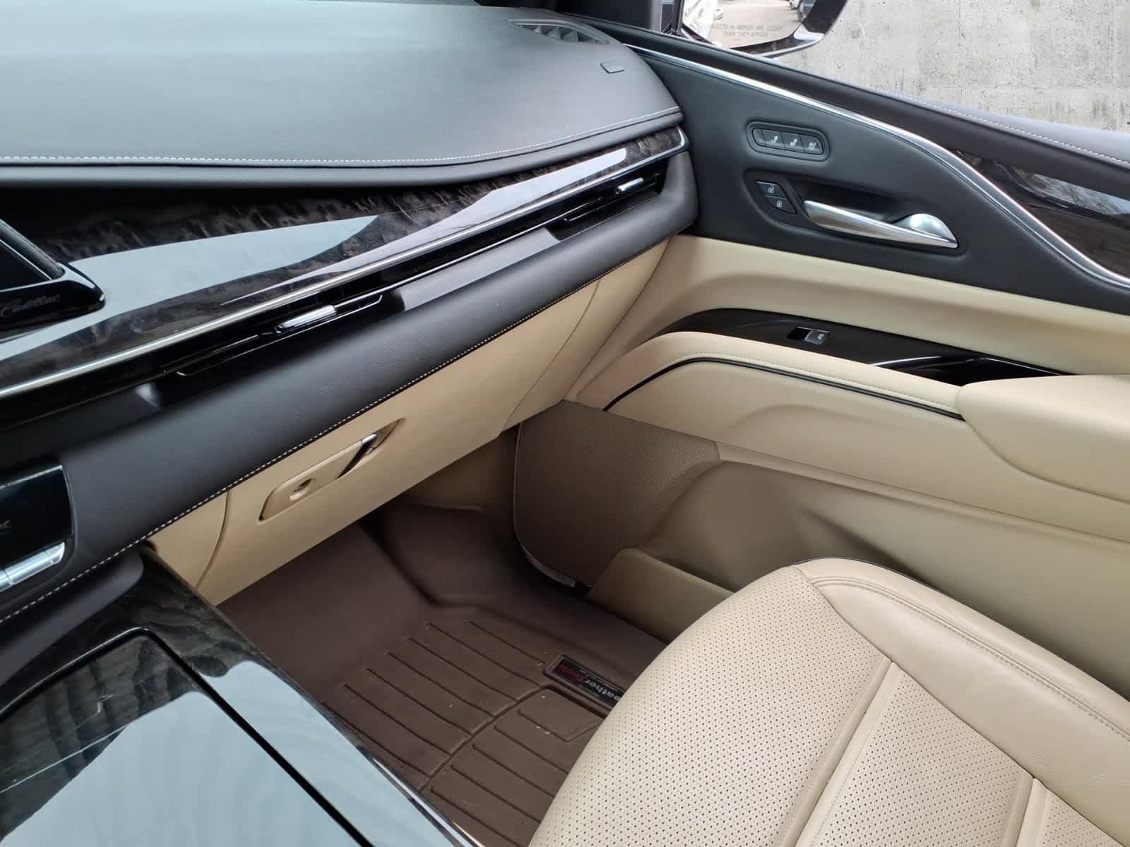 Used 2023 Cadillac Escalade Premium Luxury AWD/4WD image 22