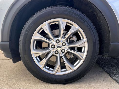 Used 2023 Ford Explorer XLT w/ Equipment Group 202A image 11