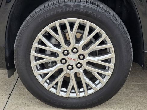Used 2024 GMC Acadia Denali FWD image 11