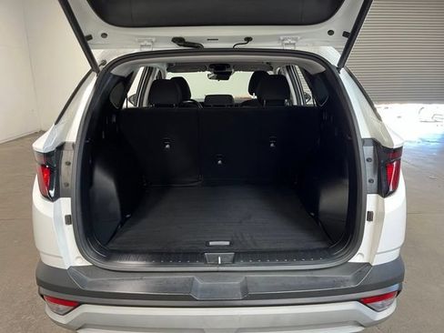 Used 2025 Hyundai Tucson SEL FWD image 17