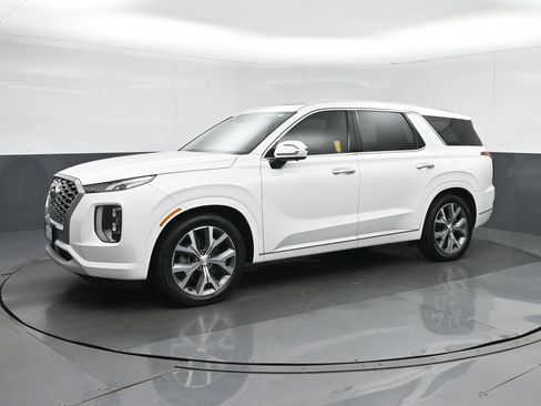 Used 2022 Hyundai Palisade Limited FWD image 3