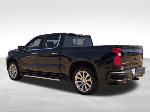 Used 2022 Chevrolet Silverado 1500 High Country w/ Technology Package AWD/4WD image 8