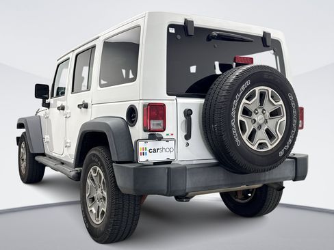 Used 2016 Jeep Wrangler Unlimited Rubicon w/ Dual Top Group AWD/4WD image 3