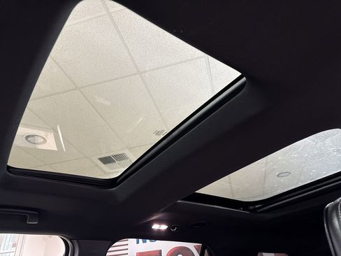 Used 2018 Ford Explorer Platinum image 22