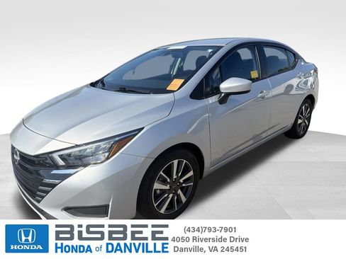 Used 2025 Nissan Versa SV FWD image 1