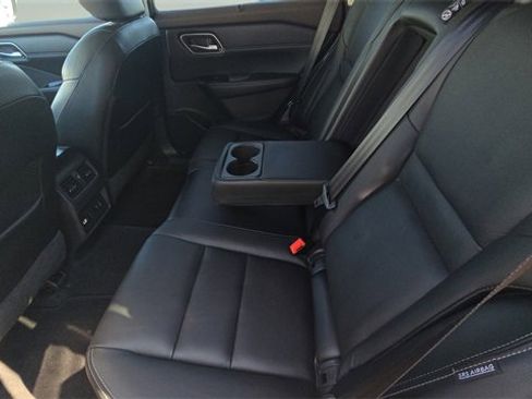 Used 2021 Nissan Rogue SL image 19