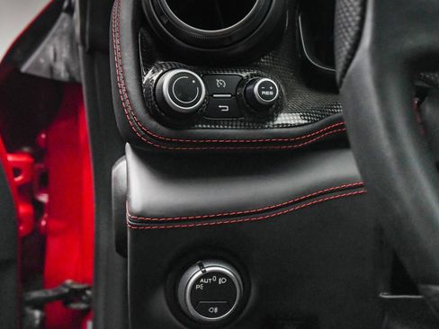 Used 2018 Ferrari GTC4Lusso image 34