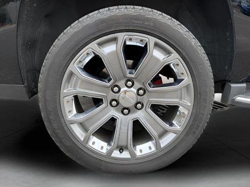 Used 2016 GMC Yukon Denali w/ Open Road Package image 10