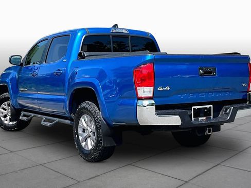 Used 2016 Toyota Tacoma SR5 w/ SR5 Appearance Package (SN) AWD/4WD image 12