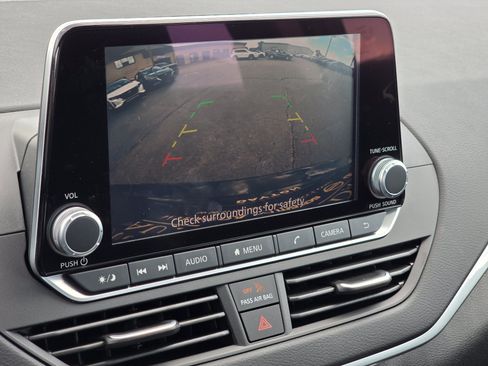 Used 2025 Nissan Altima 2.5 S FWD image 25
