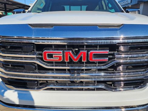 New 2026 GMC Sierra 1500 SLT w/ SLT Premium Plus Package image 10