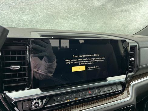 New 2026 GMC Sierra 1500 SLE w/ Preferred Package image 9