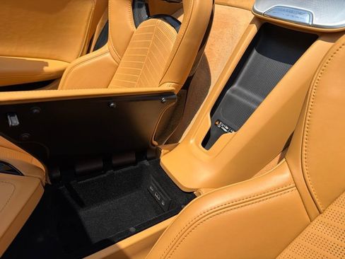 Used 2021 Chevrolet Corvette Stingray Premium Conv w/ Z51 Performance Package RWD image 21