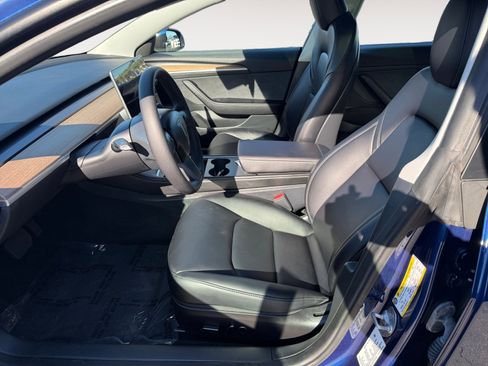 Used 2023 Tesla Model 3 Standard Range image 10