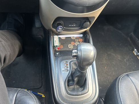 Used 2011 Kia Soul ! image 11