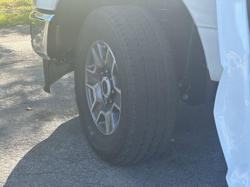 New 2025 Ford F350 XLT image 4