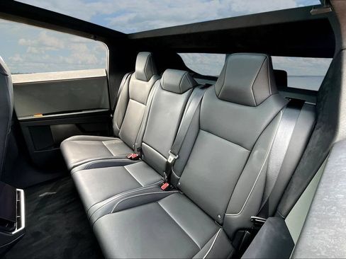 Used 2024 Tesla Cybertruck AWD Crew Cab image 22