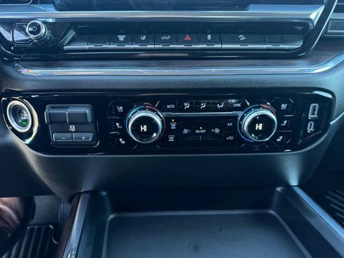 Used 2024 GMC Sierra 3500 SLT w/ SLT Convenience Package AWD/4WD image 26