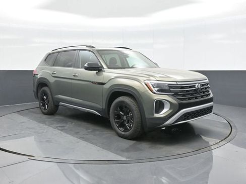 New 2026 Volkswagen Atlas Peak Edition image 1