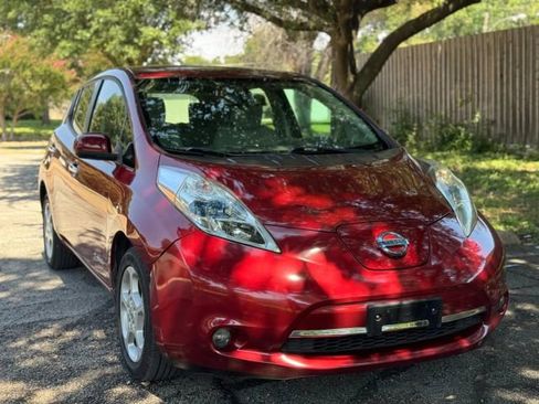 Used 2015 Nissan Leaf SV w/ LED & Quick Charge Package image 2