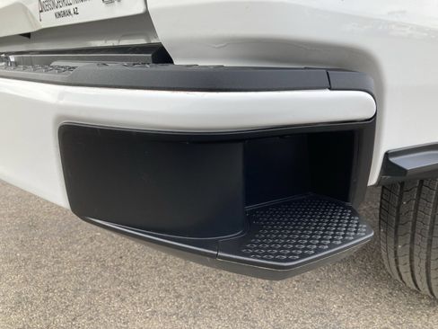 Certified 2024 Chevrolet Colorado LT w/ LT Convenience Package II image 7