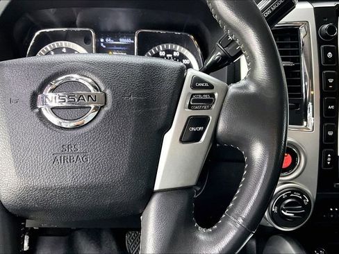 Used 2018 Nissan Titan PRO-4X w/ Pro-4x Convenience Package AWD/4WD image 13