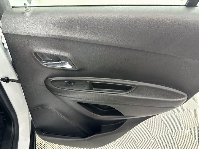 Used 2018 Chevrolet Trax LS FWD image 23